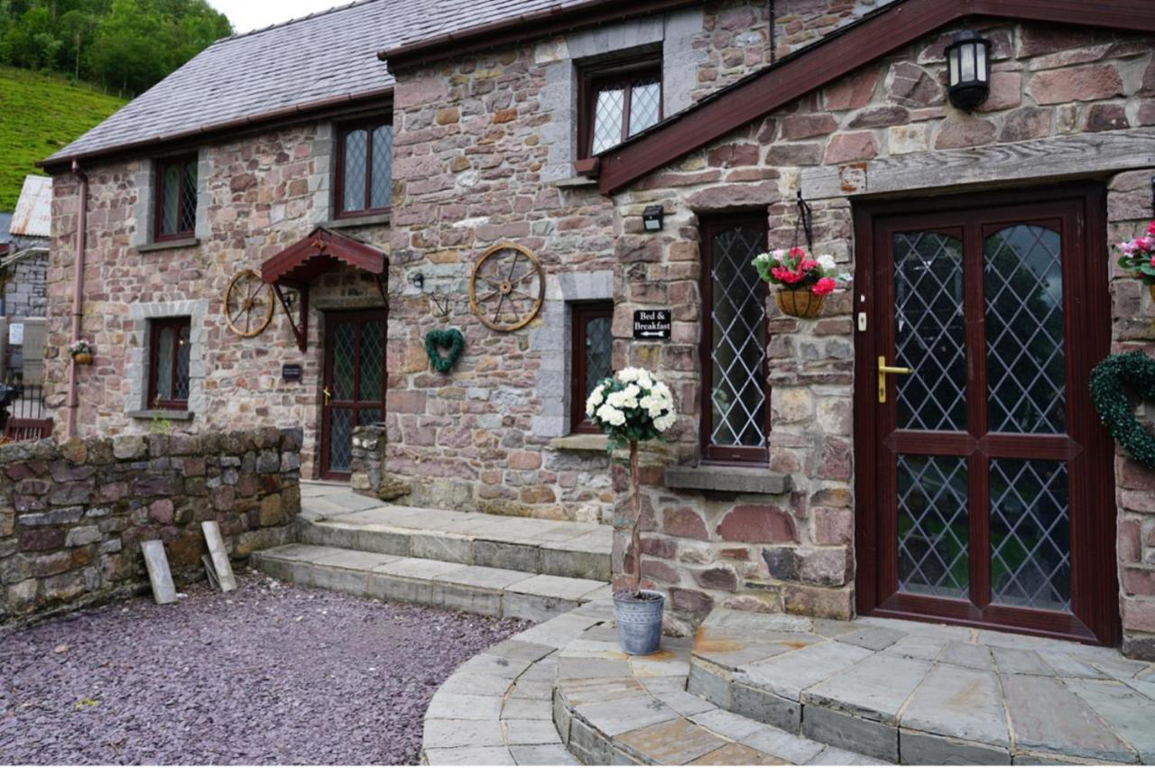 Pentre Riding Stables Hotel Abercraf Kültér fotó